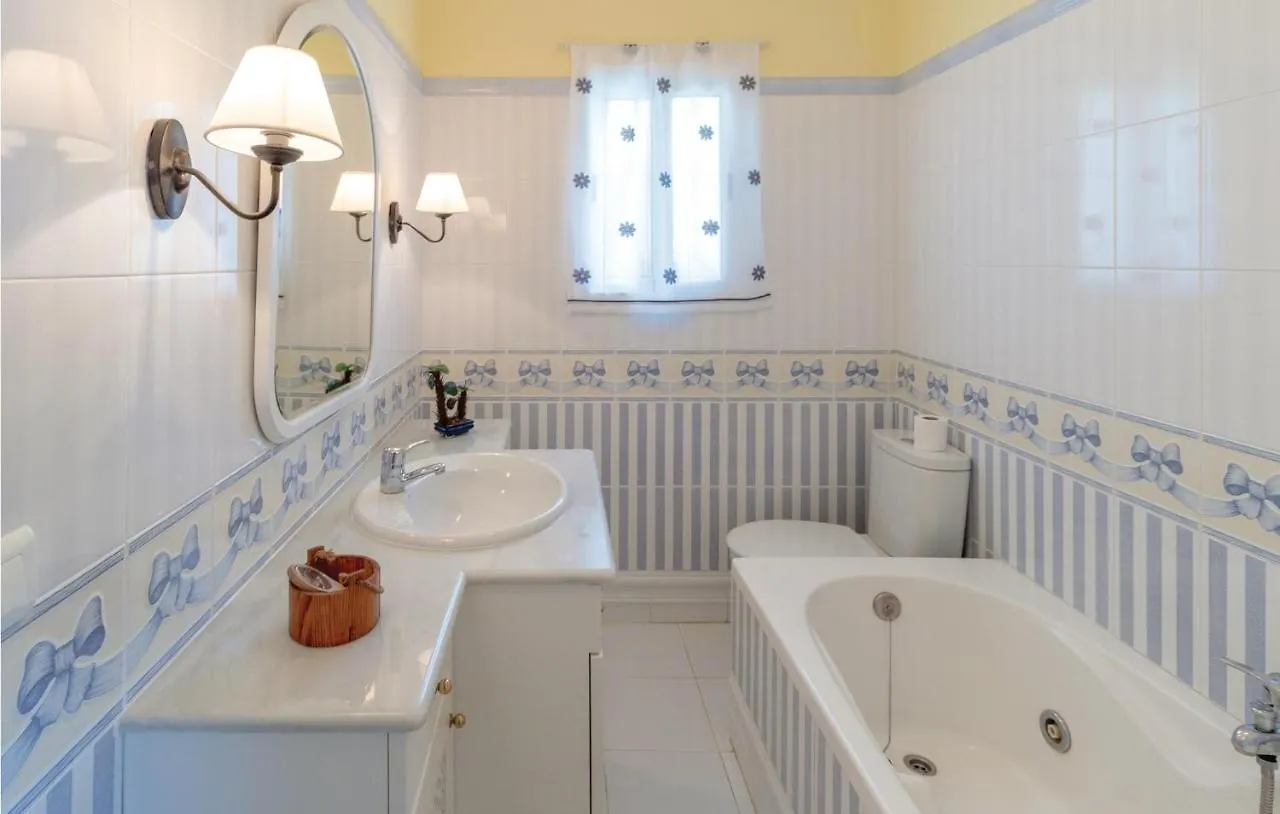 Lovely Home In Velez - Malaga With Kitchen Velez Malaga
