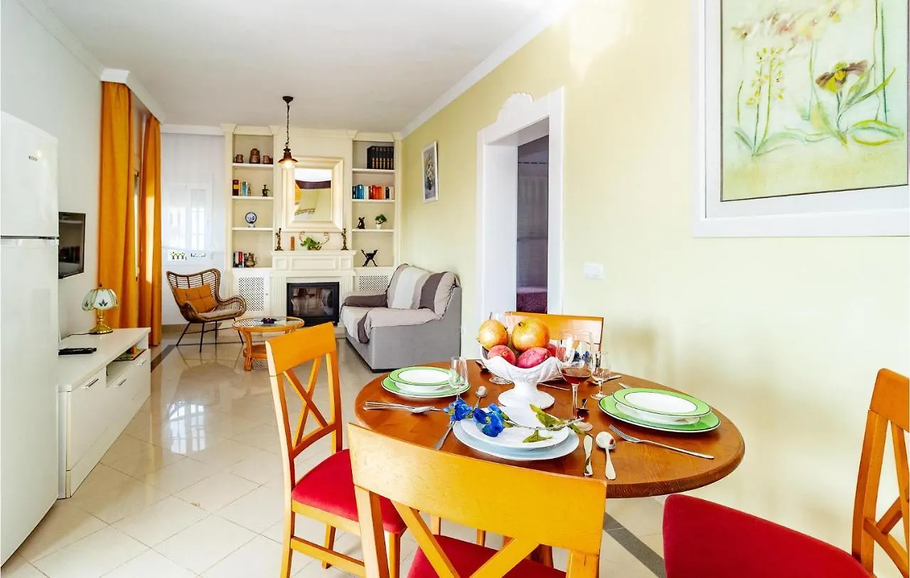 Lovely Home In Velez - Malaga With Kitchen