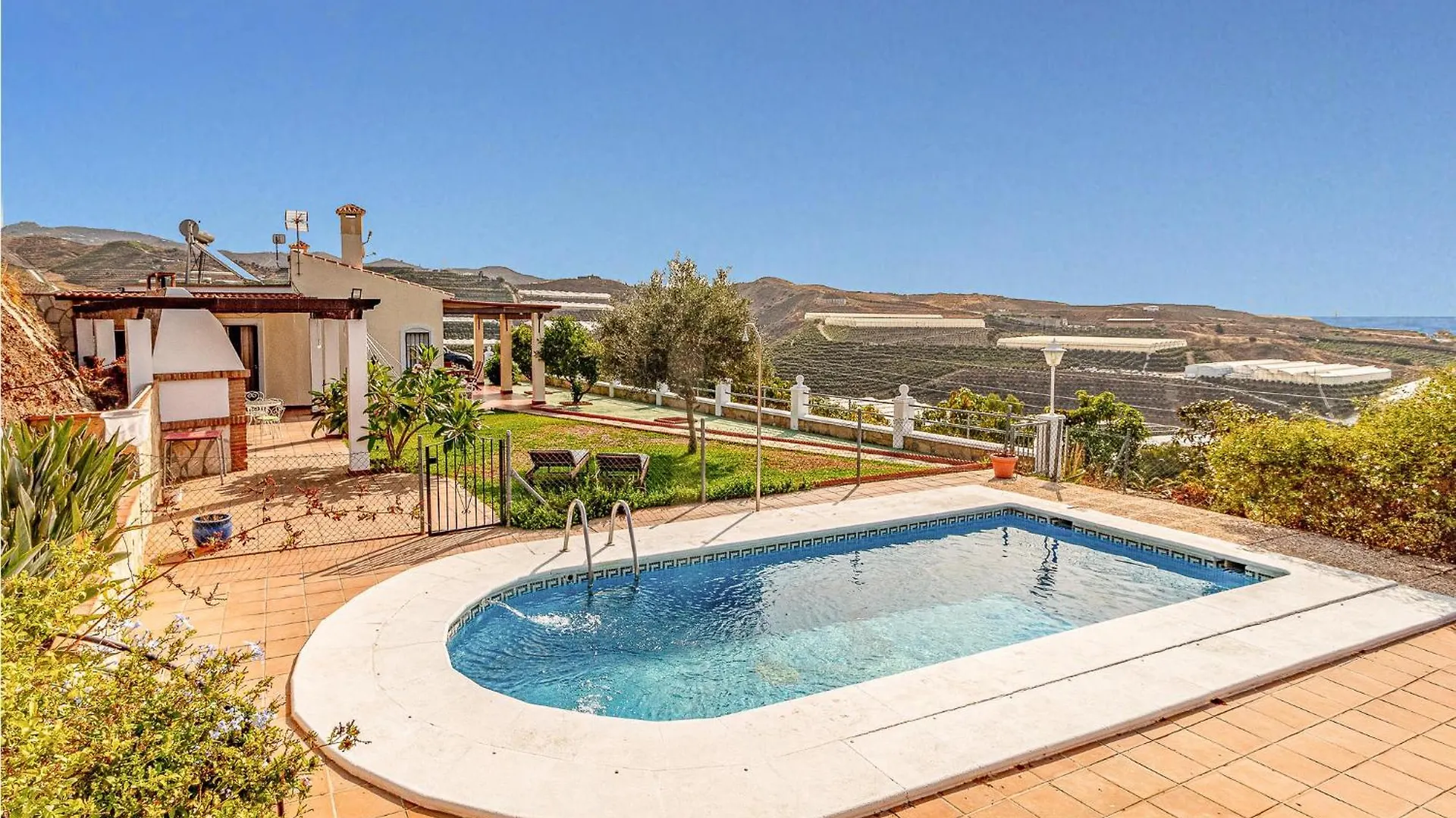 Lovely Home In Velez - Malaga With Kitchen